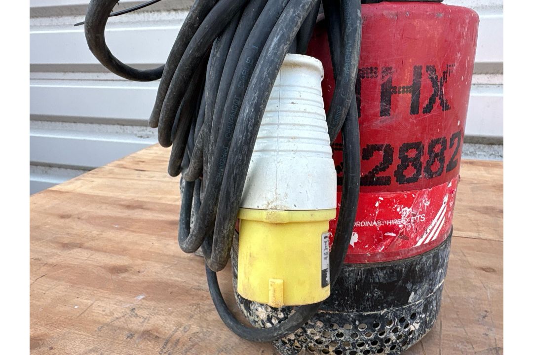 HSE Elite Submersible Pump THX22882 - Image 3 of 6