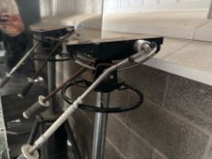 2 x Camera Standa