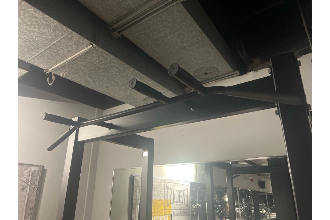Squat Rack – H225cm x W174cm x D145cm – Untested - Image 5 of 7