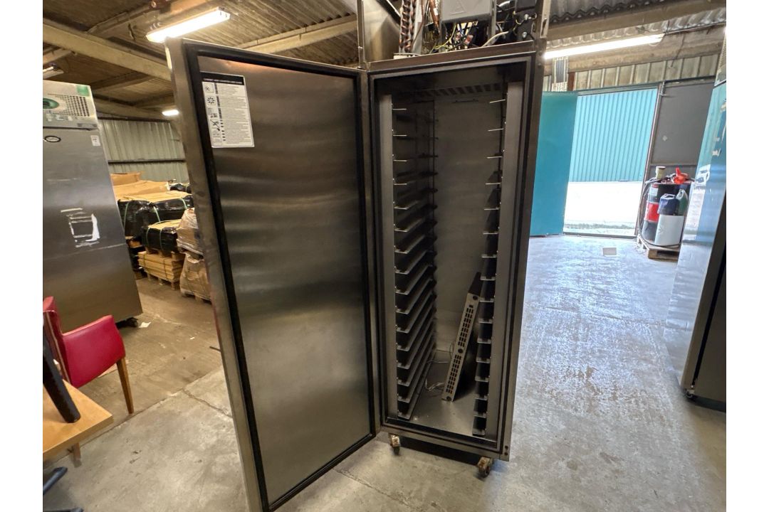 Foster Epro26BSF Freezer – H230cm x W70cm x D80cm – Untested - Image 3 of 8
