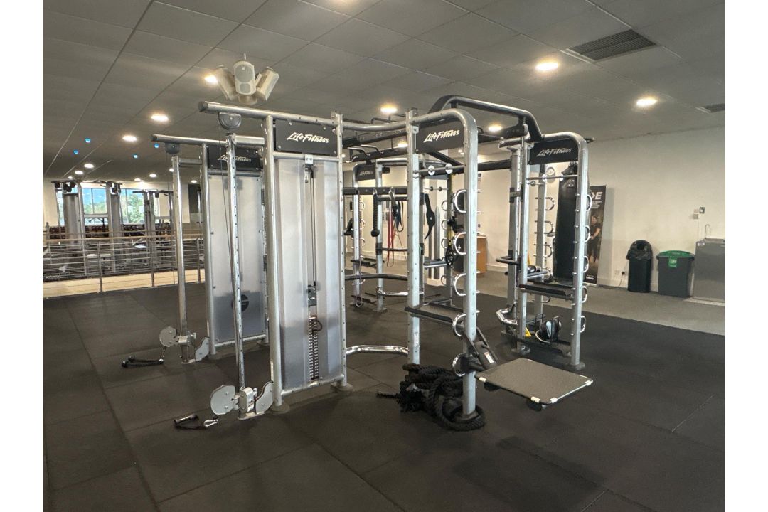 Life Fitness Multi Station – H250cm x W415cm x D400cm – Untested - - NEXT BID MEETS RESERVE - Image 1 of 19