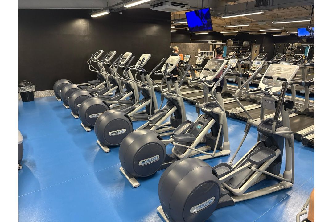 Precor Elliptical – H173cm x W75cm x D200cm – Untested - Image 1 of 8