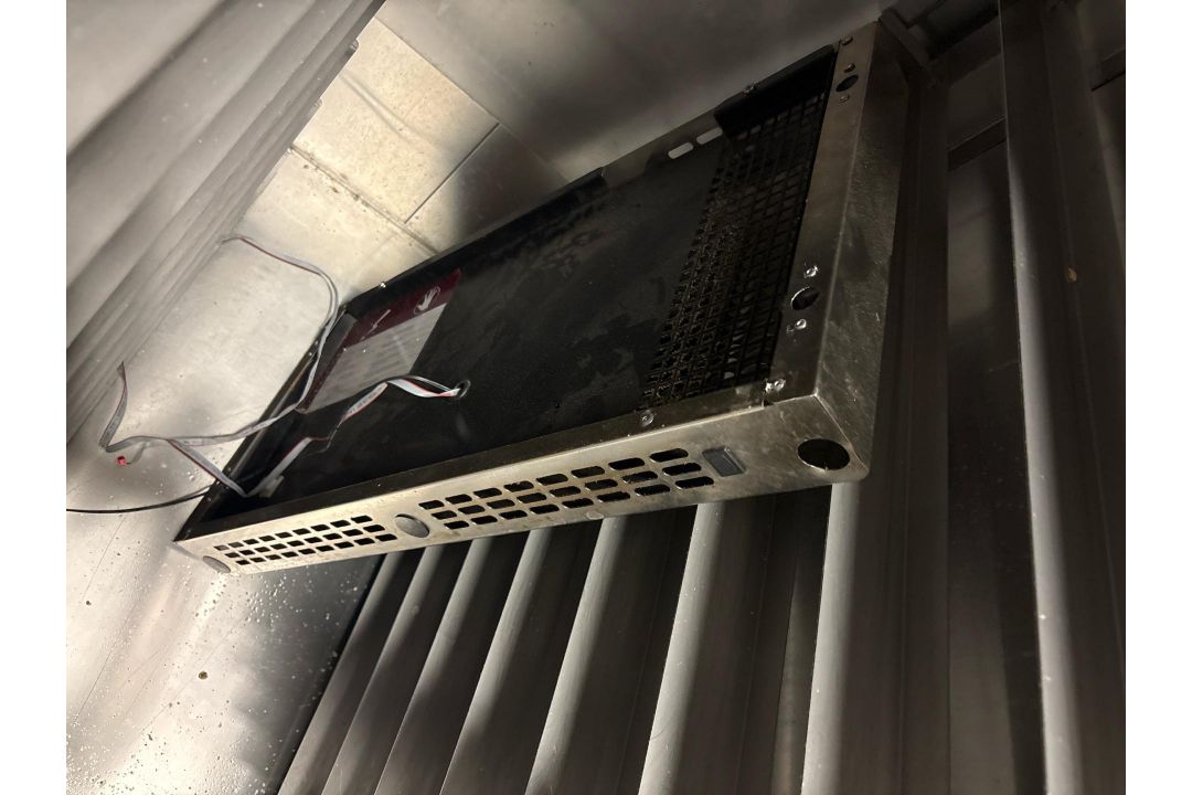Foster Epro26BSF Freezer – H230cm x W70cm x D80cm – Untested - Image 5 of 8