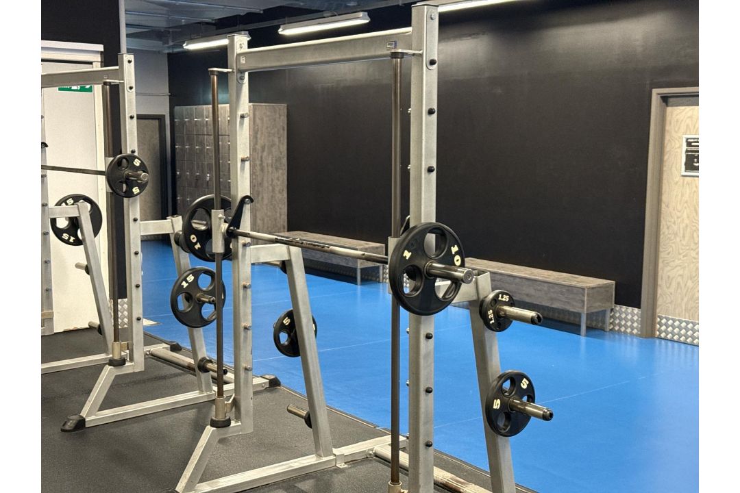 Plate Loaded Smith Machine Plates not included – H216cm x W160cm x D140cm – Untested - Image 4 of 5
