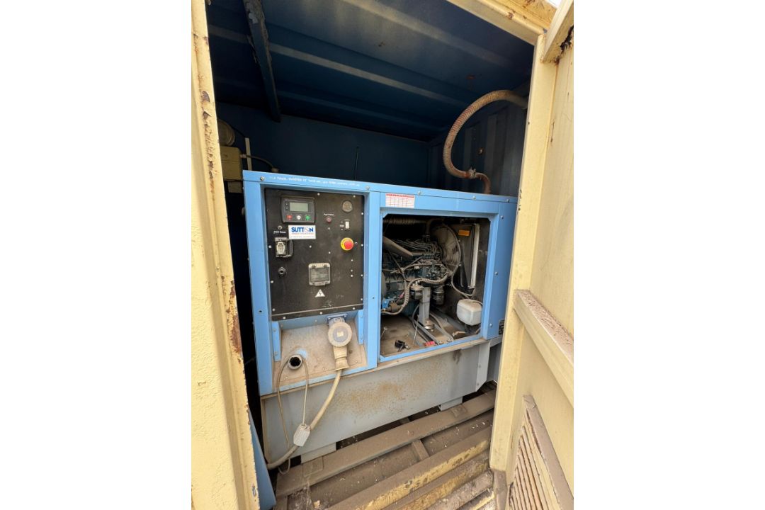 26ft Static Welfare Cabin With Generator, Toilet, Canteen, Office - Image 10 of 16