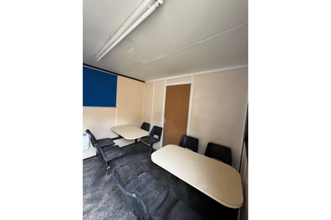 26ft Static Welfare Cabin With Generator, Toilet, Canteen, Office - Image 11 of 16