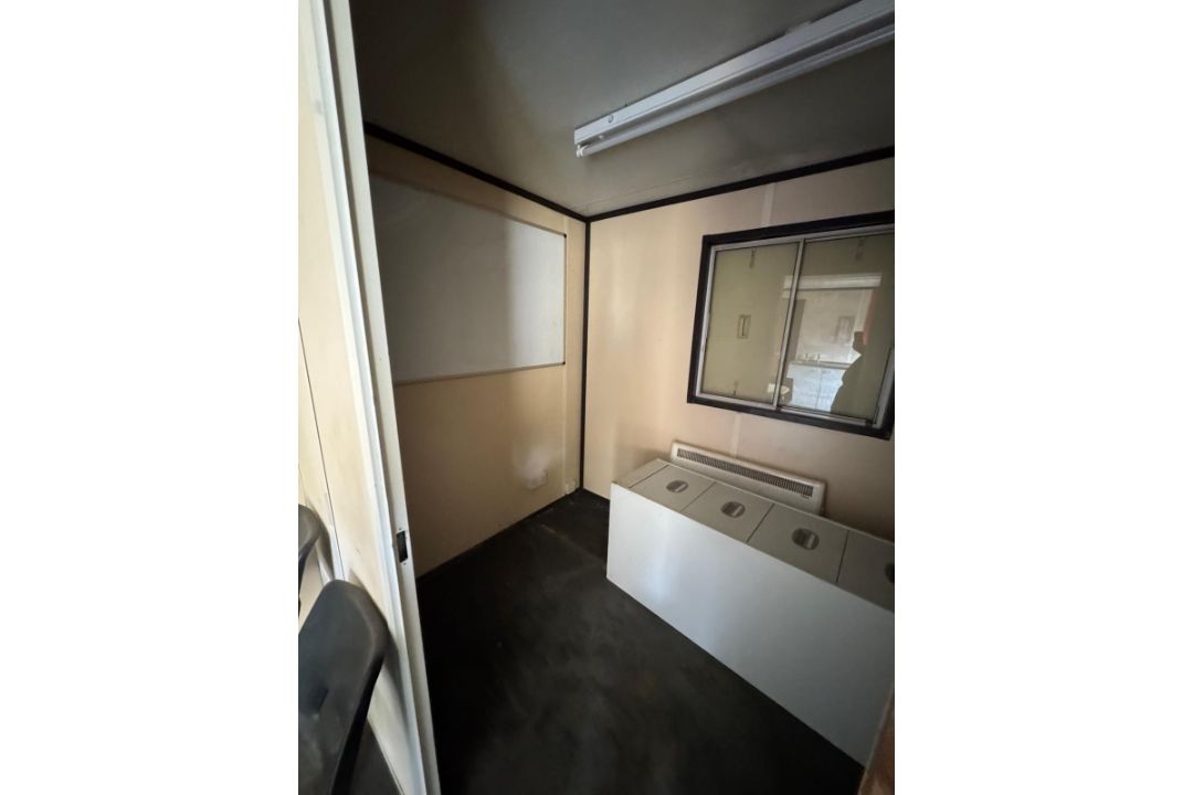 26ft Static Welfare Cabin With Generator, Toilet, Canteen, Office - Image 7 of 16