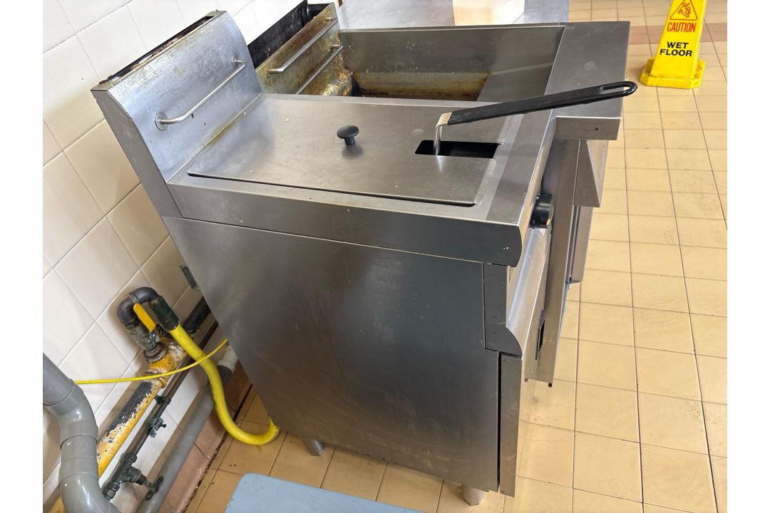 Lincat Single Basket Gas Fryer NO RESERVE - Image 4 of 8