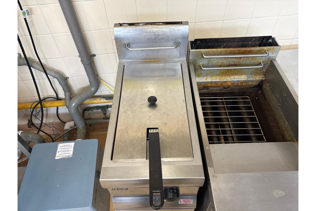 Lincat Single Basket Gas Fryer NO RESERVE - Image 2 of 8