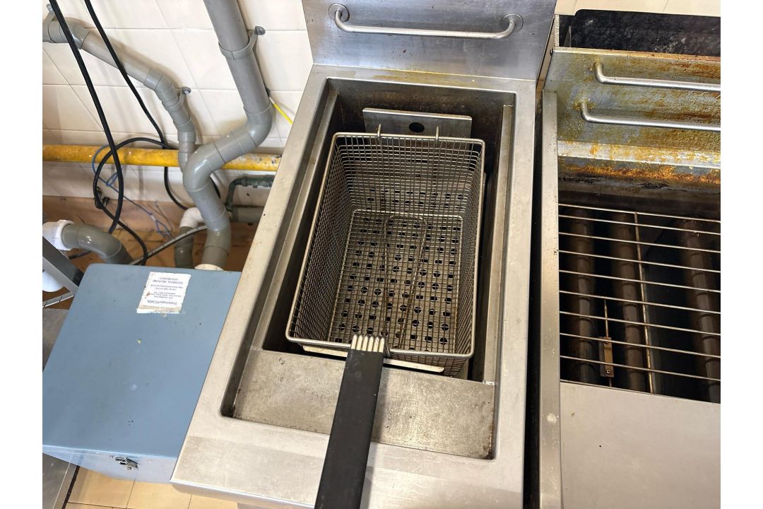 Lincat Single Basket Gas Fryer NO RESERVE - Image 6 of 8