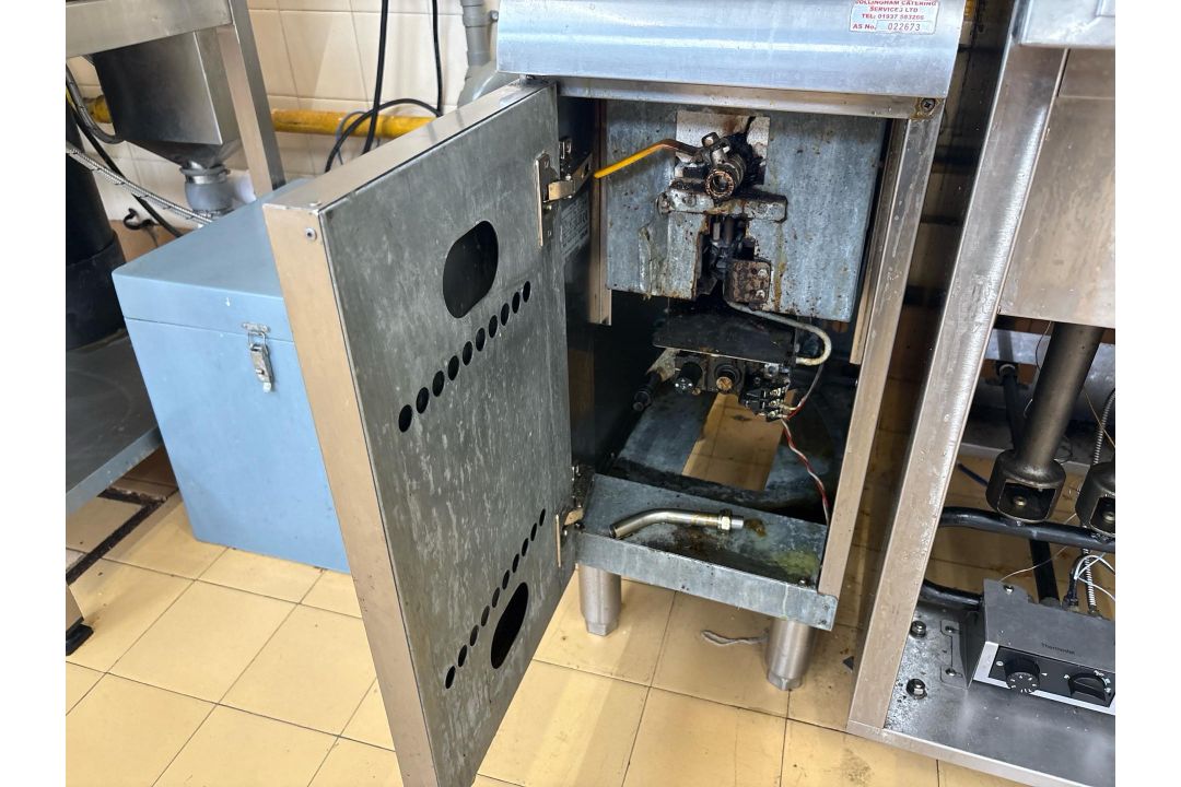 Lincat Single Basket Gas Fryer NO RESERVE - Image 7 of 8