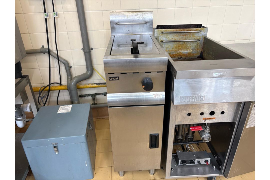 Lincat Single Basket Gas Fryer NO RESERVE - Image 1 of 8