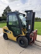 Caterpillar (CAT) 35 3.5 Tonne Diesel Forklift Truck – Container Spec, Fork Positioner, 2899 Hours