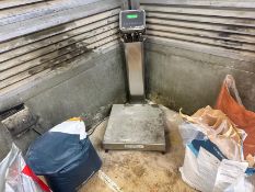 Avery Commercial Weighing Scales - No Reserve