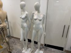 Pair of Bonami Female Mannequins, No Reserve