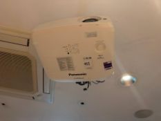 Panasonic VZ570 WUXGA Projector – Untested – No Reserve
