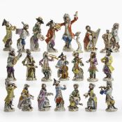21 Porzellan Figuren aus der "Affenkapelle" - Meißen, 20. Jh., Entwurf Johann Joachim Kaendler (1706
