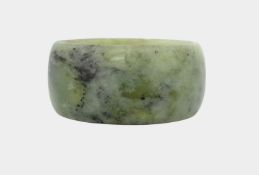 Breiter Jade Armreif, Breite 3,6 cm, Ø 6,5 cm, Gewicht 168 Gramm