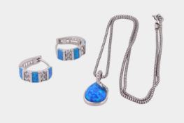 Schmuckset, bestehend aus einer Halskette und Ohrringe, Silber 925/- gest., mit Opale, Gewicht 9,1 