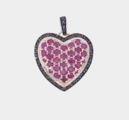 Herzförmiger Kettenanhänger mit Rubine und Saphire, Sterlingsilber 925/- gest., 3,3 x 2,6 cm, Gewic