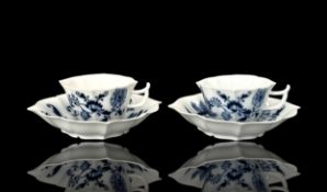 Paar Meissen Mokkatassen mit Untertassen, Zwiebelmuster