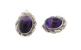 Paar ovale Modeschmuck Ohrclips mit Amethyst Cabochons, 1,8 x 1,6 cm