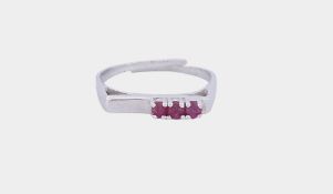 Rubin Ring, Silber 835/-, offene Ringschiene, Gewicht 1,9 Gramm