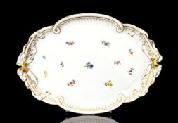 Meissen große Prunkschale / Servierplatte, Streublumen, 1. Wahl