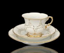 Meissen Kaffeegedeck, Prunkdekor in Gold