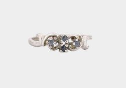 Silber Ring mit rund facettierten Saphire, Silber 835/- gest., Alters- und Gebrauchsspuren, Ringgrö