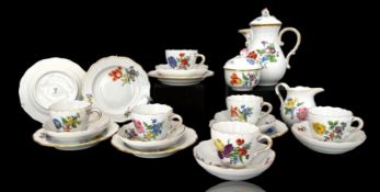 Meissen 1. Wahl, Mokka-Service „Blume 3“ / Streublumen, 21-teilig