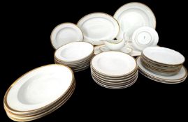 Großes Speiseservice mit Goldrand, Meissen-Schwertermarke