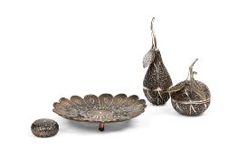 A FILIGREE SILVER TABLE SET, PROBABLY CUTTACK, ORISSA (NOW ODISHA), CIRCA 1900