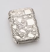 A VICTORIAN SILVER VESTA CASE, GEORGE HEATH, LONDON, 1885