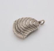 A VICTORIAN SILVER 'OYSTER SHELL' VESTA CASE, ALFRED HALL & JOHN GOODE, LONDON, 1884