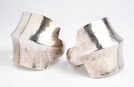 A PAIR OF SILVER ANKLETS, INDIA, 19TH/20TH CENTURY