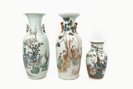 A composed lot of three Chinese Qianjiang and famille rose porcelain vases decorated with various de