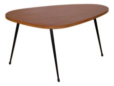 Französischer Mid-Century Beistelltisch aus Mahagoni, 1950er