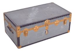 Mid-Century Koffer aus Grauem Blech, 1950er