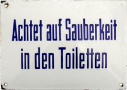 Emailschild "Sauberkeit in den Toiletten", um 1920 (1)
