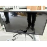 LG 32MN500M-B 32'' Monitor with Dell DPN-OW222K Monito (Location: Dorchester. Please Refer to Import