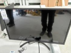 LG 32MN500M-B 32'' Monitor with Dell DPN-OW222K Monito (Location: Dorchester. Please Refer to Import