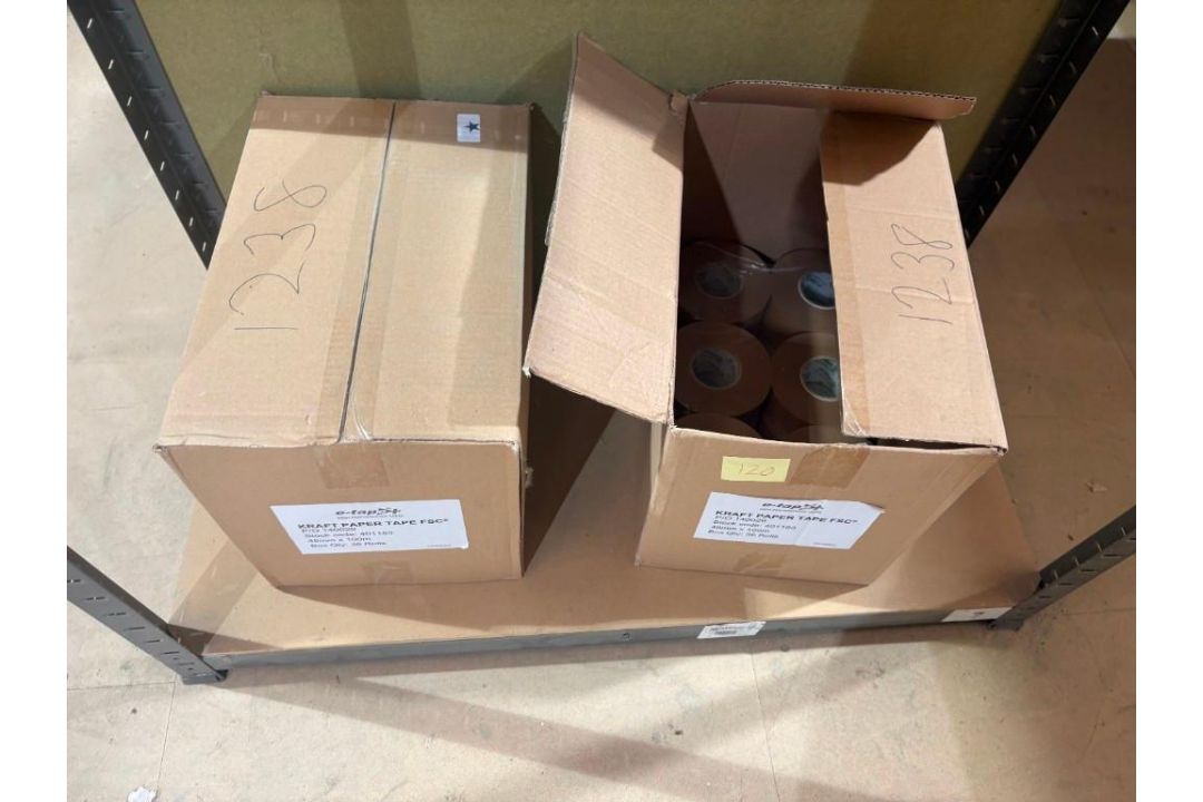 Contents of End Bay Comprising Quantity of 8mm Dia Stainless Steel Rod in Various Lengths, Zinc Stre - Image 4 of 6