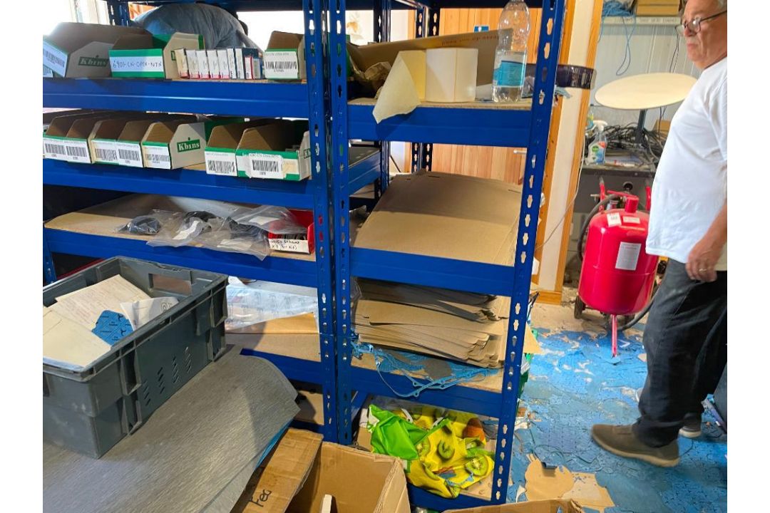 3 Bays of Light Duty Shelving, 1.8m Wide with Chipboard Shelves; 4 Bays of Low Level Similar & 2 Bay - Image 2 of 4