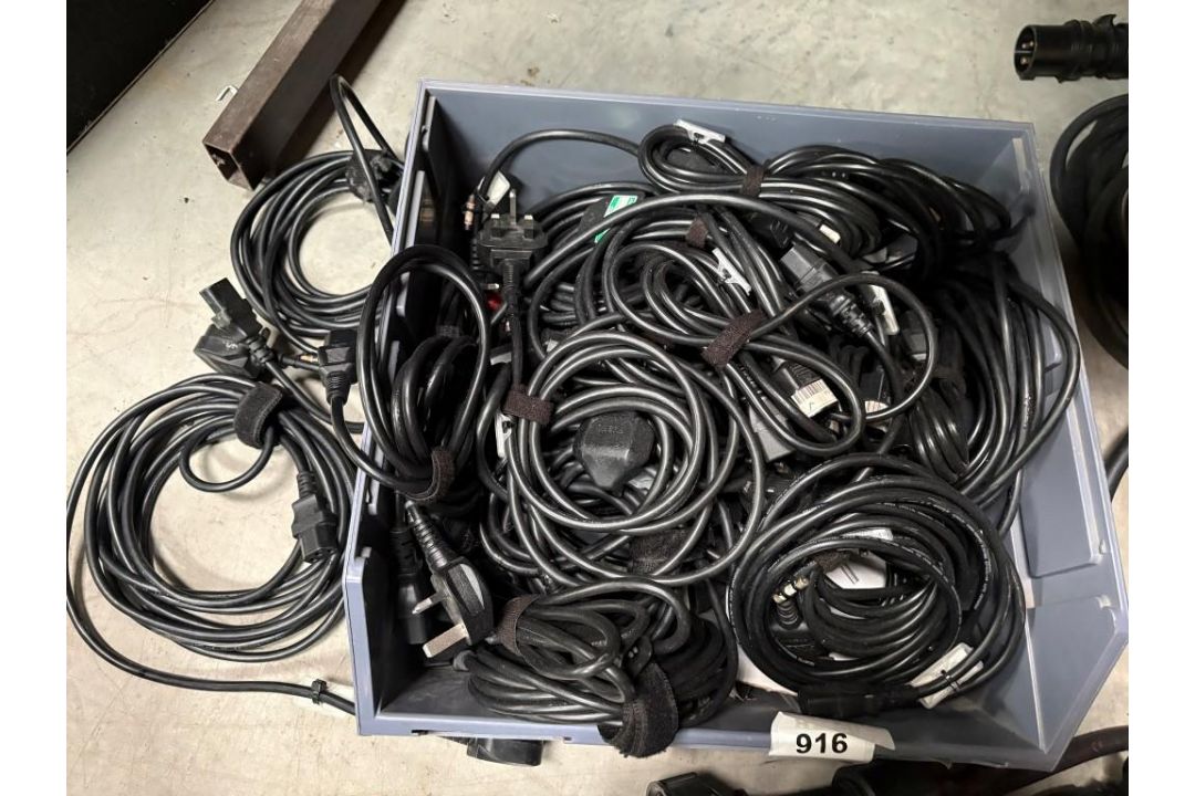 Quantity of Kettle Leads, 4 16a > 13a Jumper & Quantity of Single-Phase Cable - Image 4 of 5