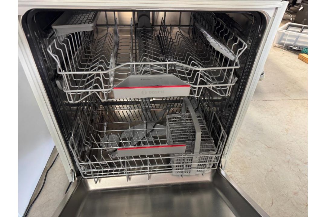 Bosch Series 2 Ex-Display Integrated Dishwasher 60cm, Model Number SMV2HAX02G, Serial Number 2307254 - Image 2 of 4