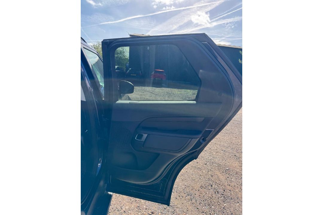 Land Rover Discovery 3.0 SDV6 306 S Commercial Auto, Registration: LP19 POA, First Registered 30th M - Image 16 of 23