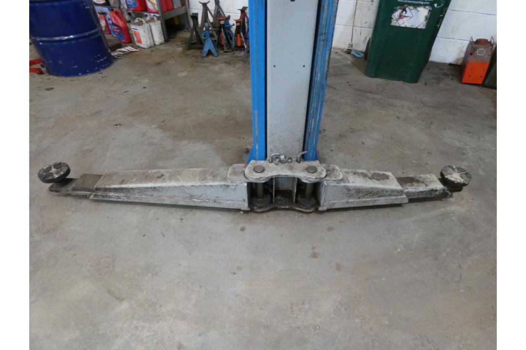 Ravaglioli KPH370.42K/LIK 2-Post High Vehicle Lift (2017), Capacity 4200kg, Serial Number 10295922 ( - Image 3 of 7