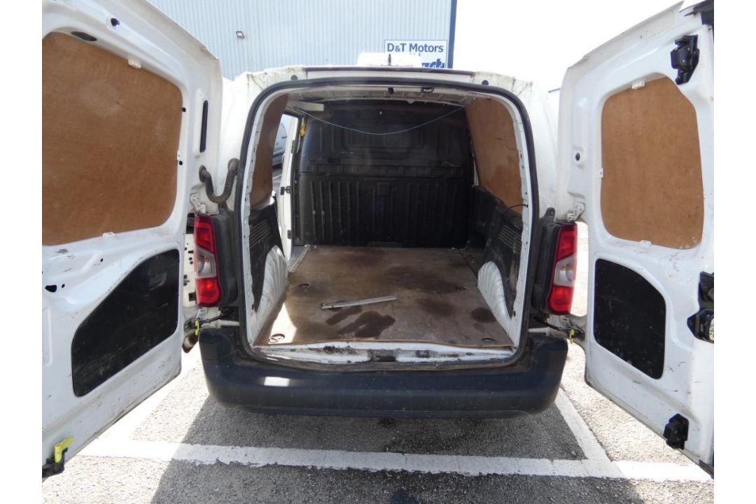 Vauxhall Combo Cargo L1 H1 Edition Van, Registration WM68 ZKE, MOT Valid Until 23rd November 2026, O - Image 13 of 21