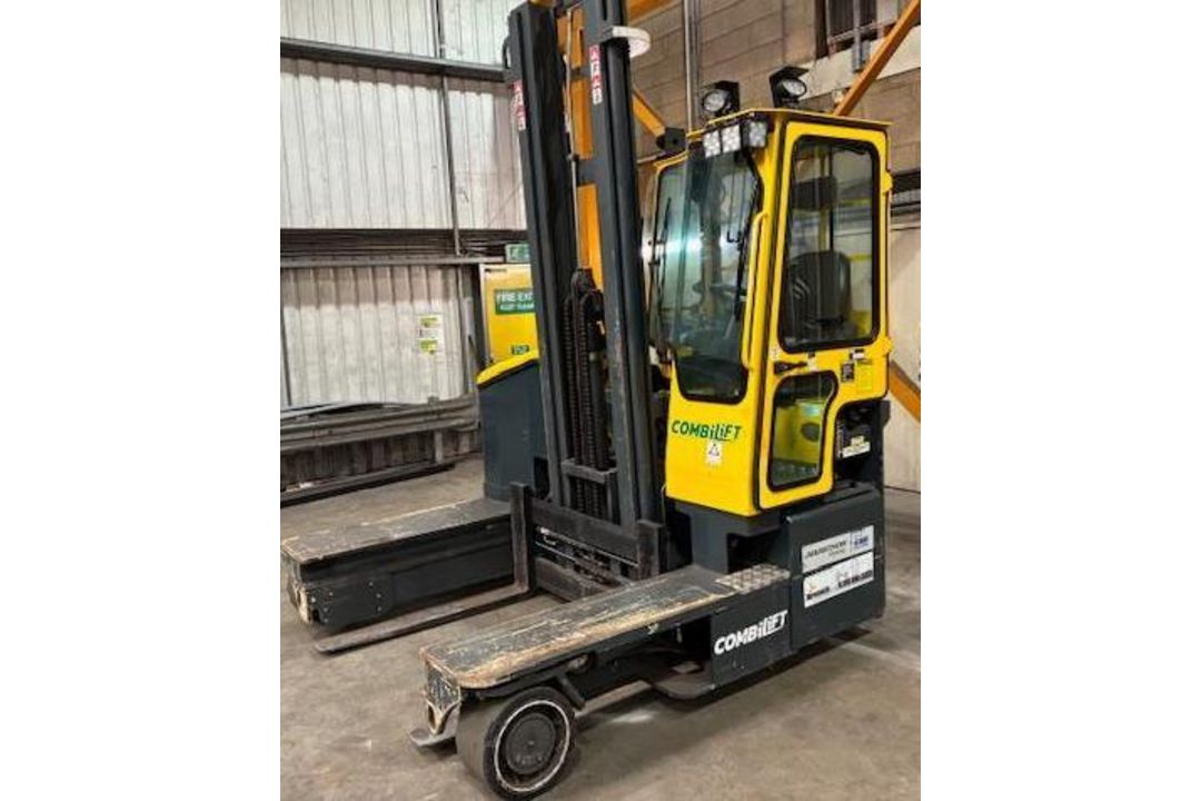 Combilift Marathon Classic Side Load Forklift Truck Model C4000ET, Serial Number 73340, Capacity 400 - Image 1 of 8